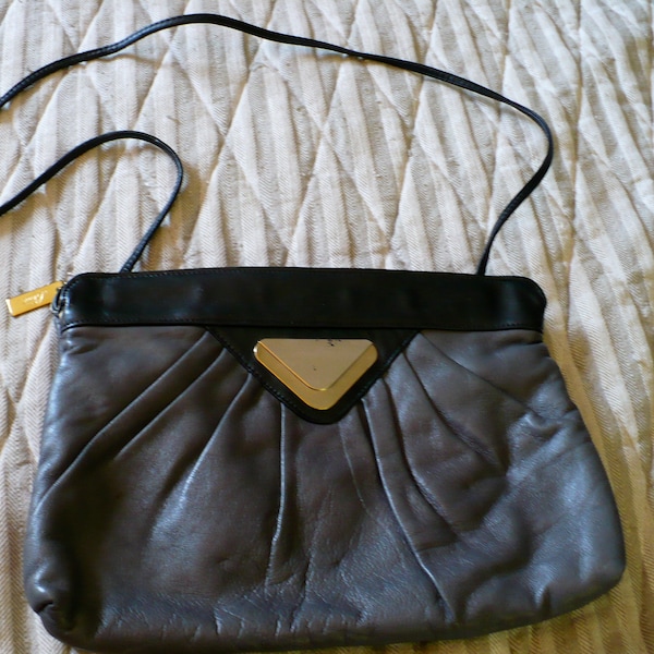 Vintage Letisse Genuine Leather Shoulder Bag 1980s Black/Gray clutch carryall Stay open snap closure lined zip pocket Gathered front gold