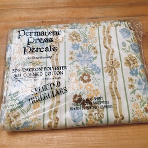Full Flat Sheet Percale NOS West Point Pepperell 50 cotton 50 poly floral non iron perma press farmhouse 1960s 70s 54x75 inches shabby chic