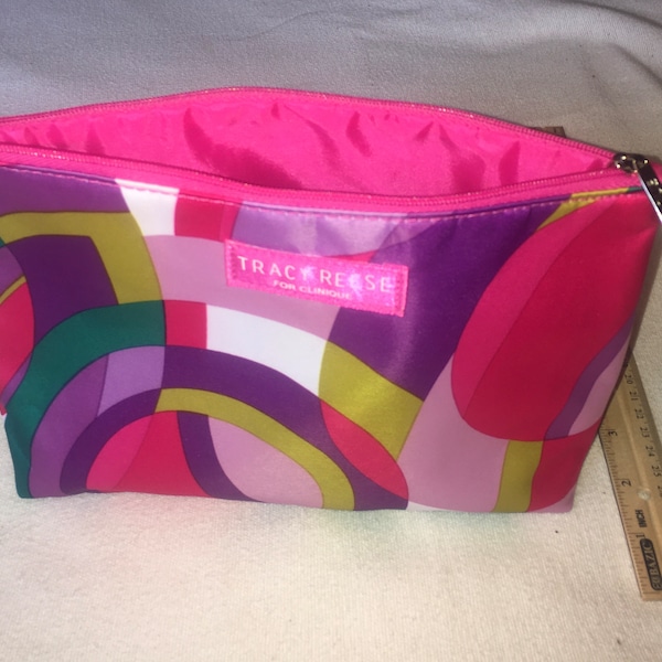 Tracy Reese for Clinique Toiletry bag makeup bag travel pouch abstract satin print mod preppy zip closure pink purple red green modern boxed