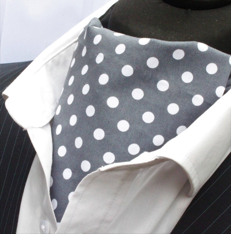 Cravat /& Hanky.Premium Cotton. Cravat Ascot UK Made Blue with Brown Polka Dot