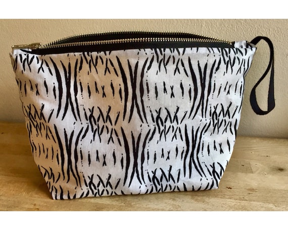 African Fabric Wash Bag, gifts, giftsforher, giftsforhim, washbag, makeupbag, toiltries, toilertybag