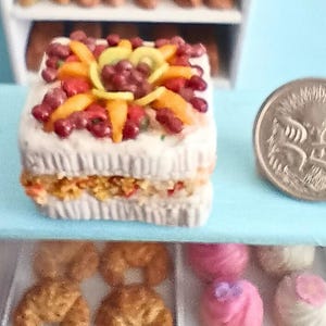 Miniature Summer Fruit Cake, 1:12 Scale Realistic Dollhouse Food, Bakery Miniature, Dollhouse Cake, French Cafe Mini, Faux Food AU SHIPPING