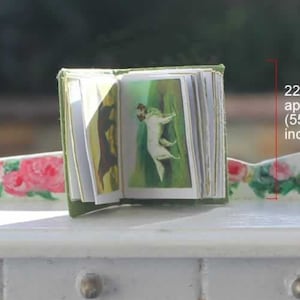 ドールハウス ビクトリア朝風 犬の本、1/12スケール、アンティークミニチュア、ドールハウスミニチュア、オーストラリア送料