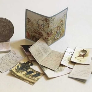 Lettere e illustrazioni di Beatrix Potter, scala 1/12, miniatura per casa delle bambole, piccole illustrazioni, regalo di Beatrix Potter, lettere minuscole, SPEDIZIONE AU