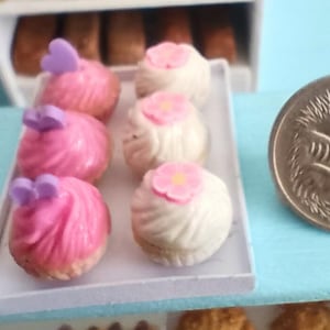 Miniature Cupcakes 1:12 Scale – Pink Strawberry and Vanilla – Dollhouse Mini Bakery Food, AU SHIPPING