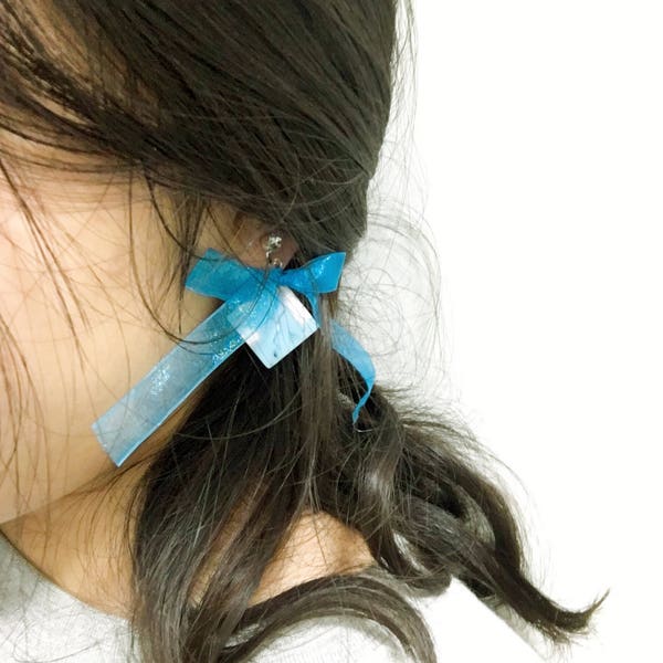 Mermaid Collection: Blue Ribbon Marble Square Crystal Earclip - Silver