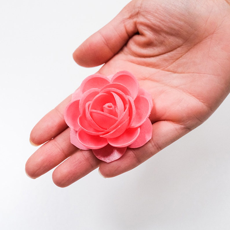 Rosette Edible Wafer Paper Flower 6 PK / Flower Topper for Cakes
