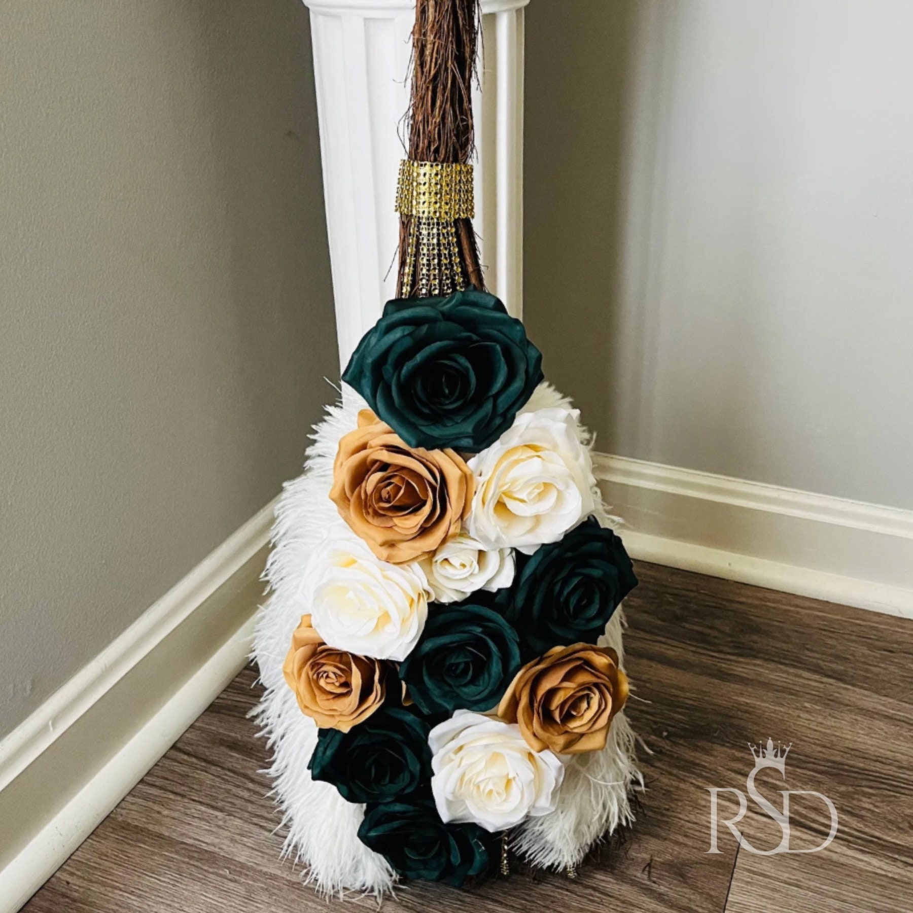 Wedding Broom for Jumping the Broom Tradition Personalized for Couple Wedding Broom for Jumping the Broom Tradition Personalized for Couple