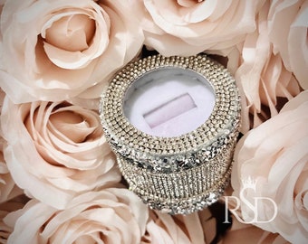 Caja de anillo de diamantes de imitación