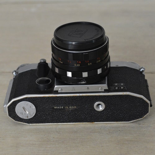 Vintage Praktica Super TL SLR camera with Meyer Gorlitz Oreston 50mm f/1.8 lens shops en original leather case
