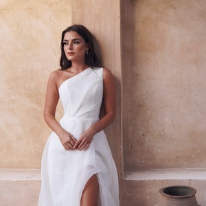 Stunning One Shoulder Boho Style Organza Wedding Dress with Deep Slit and A-line Skirt Shape