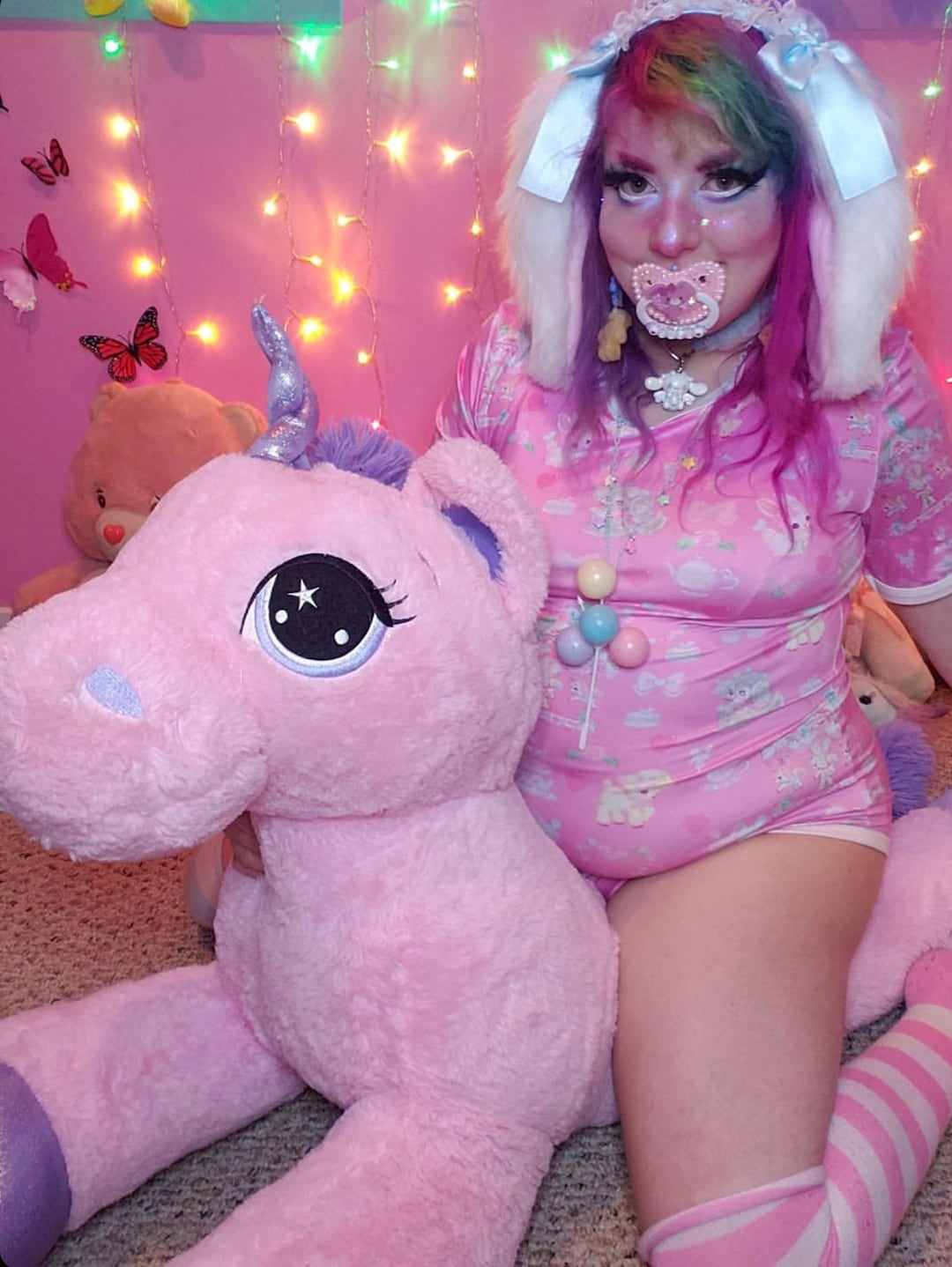 Slideshow extreme ageplay with numbers.