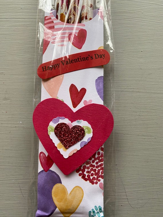 28 Pcs Valentine's Day Cards Wacky Tracks Fidget Toys