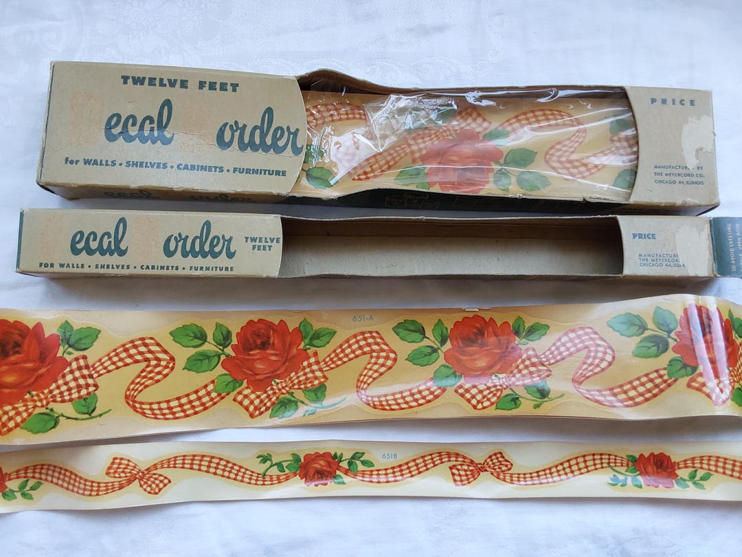 Vintage 1940s 1950s Decal Border Red Roses With Red And White Gingham Vintage 1940s 1950s Decal Border Red Roses With Red And White Gingham