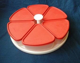 Vintage Tupperware lazy Susan | turn table | caroussel with 6 lidded clear pie keepers red lids