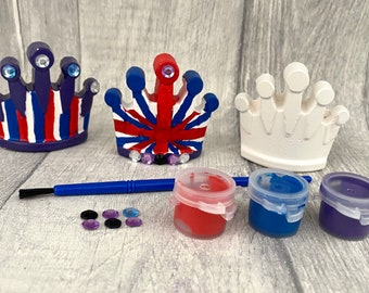 Jubilee Craft Kit-Queens Jubilee Gift-Craft for Children & Adults-Street Party Bag Favours/Fillers-Paint Set Activity-Ceramic Crown Craft