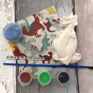 Dinosaur Craft Kits! Painting Kit-Foam Clay Craft-Kids Activity-Ceramic-Children Party Bag Favours/Fillers-Christmas Eve Box Stocking Filler