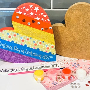 VALENTINES Craft Kit-Free Standing Heart-Craft for Children & Adults-Valentines Lockdown Gift-Wedding Craft-Valentines Decoration-Paint Set