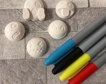 Emoji Craft Kits! Ceramic Magnets-Children Party Bag Favours/Party Fillers - Christmas Eve Box Stocking Filler - Colouring