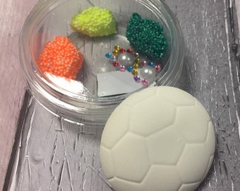 Football Magnet Craft Kits - From 1.49 each! Football Party Bag Favours / Fillers - Paints or Foam Clay - buy in multiples of 1/10/20
