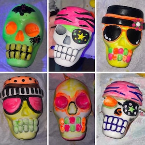 Skull craft kit- Craft Kit-Halloween Gift-Great Halloween Party Bag Favours/Fillers-Paint Set-Kids Activity-Ceramic Craft