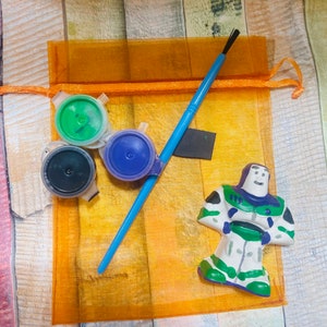Space Ranger Magnet Craft Kit in Organza Gift Bag-Paint Set-Unique Party Bag Favour/Fillers-Craft Party Idea-Kids Activity