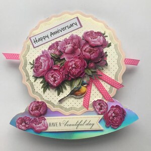Feliz aniversario. Que tengas un hermoso día.