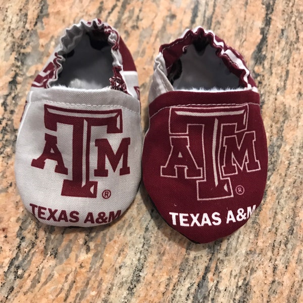 Texas A&M Aggies baby shoes size 0-6 months