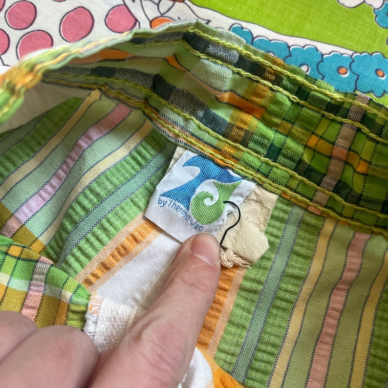 70-tals THERMO JAC Högmidjade Gröngula Vita Rutiga Seersucker Bomullsshorts Med Manschetter, Påsydda Fickor, 63 cm Midja bild 4