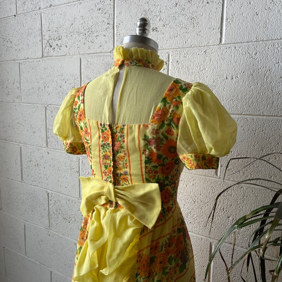 70s Vintage Pastel Yellow Orange Floral Puffy Sle… - image 4