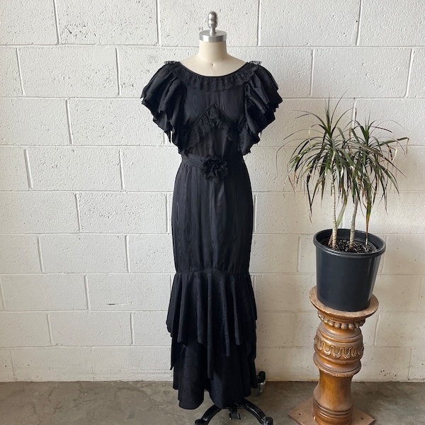 30s Vintage Black Moire Taffeta Lace Ruffled Flutter Sleeve Rosette Belt Mermaid Skirt Maxi Gown Sz XS