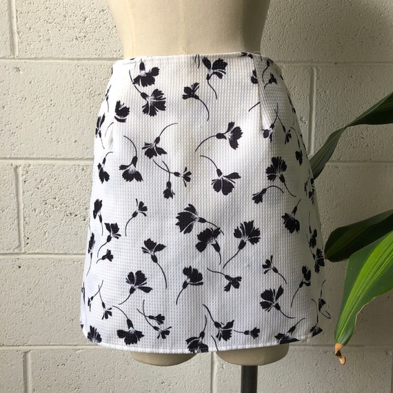 90s ULTRA PINK High Waisted Black & White Floral … - image 1