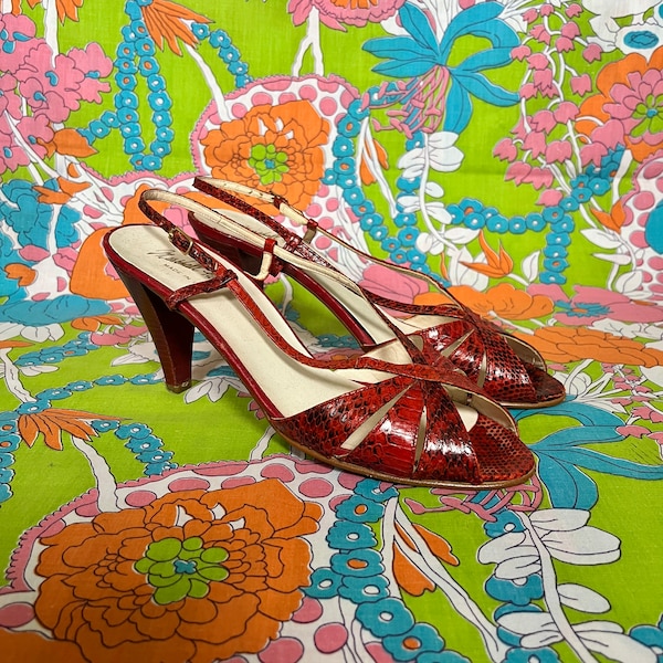 70s MARSHALL FIELDS Made In Italy Red Snakeskin Leather Strappy Buckle Open Toe Heels Sz 7.5