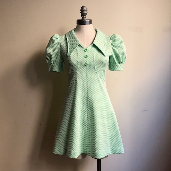60s Vintage Handmade Mod Pastel Green & White Shor