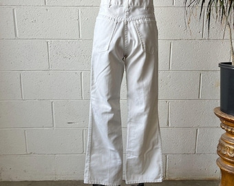 Jeans acampanados de sarga de algodón blanco de cintura alta estilo años 70 de OSHKOSH BGOSH, talla 26".