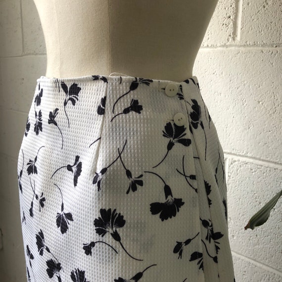 90s ULTRA PINK High Waisted Black & White Floral … - image 2