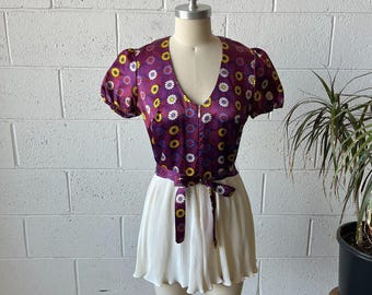 70s HITCHHIKER Purple Daisies Satin Zip Front Tie Waist Plisse Tap Short Romper Sz S-M