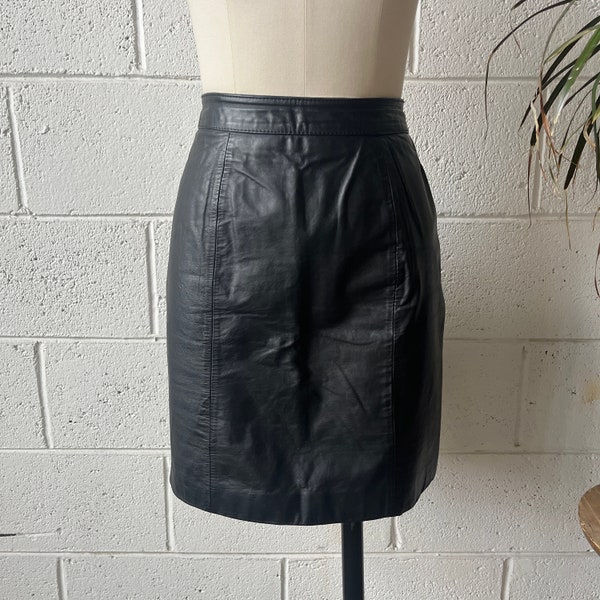 80s BYRNE & BAKER High Waisted Black Leather Pencil Fit Flat Fit Mini Skirt 27” Waist