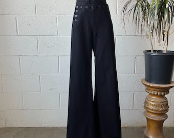 Pantalones de uniforme de marinero de lana de los años 40, de cintura alta, pernera ancha, acampanados, con cordones en la parte trasera, emitidos por la Marina de los EE. UU. Talla 29-31" de cintura