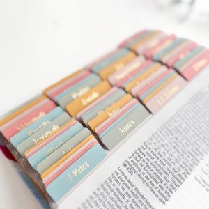Pestañas bíblicas - lámina dorada de colores 66 libros de la Biblia