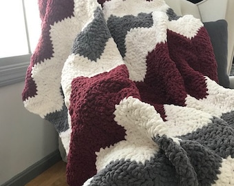 Chunky Throw Blanket, Cozy Large Crochet Blanket, Afghan, Scalloped Chevron Pattern