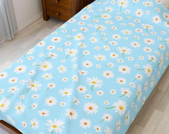 Blue Daisy Pattern Blanket | Velveteen Plush Floral Throw