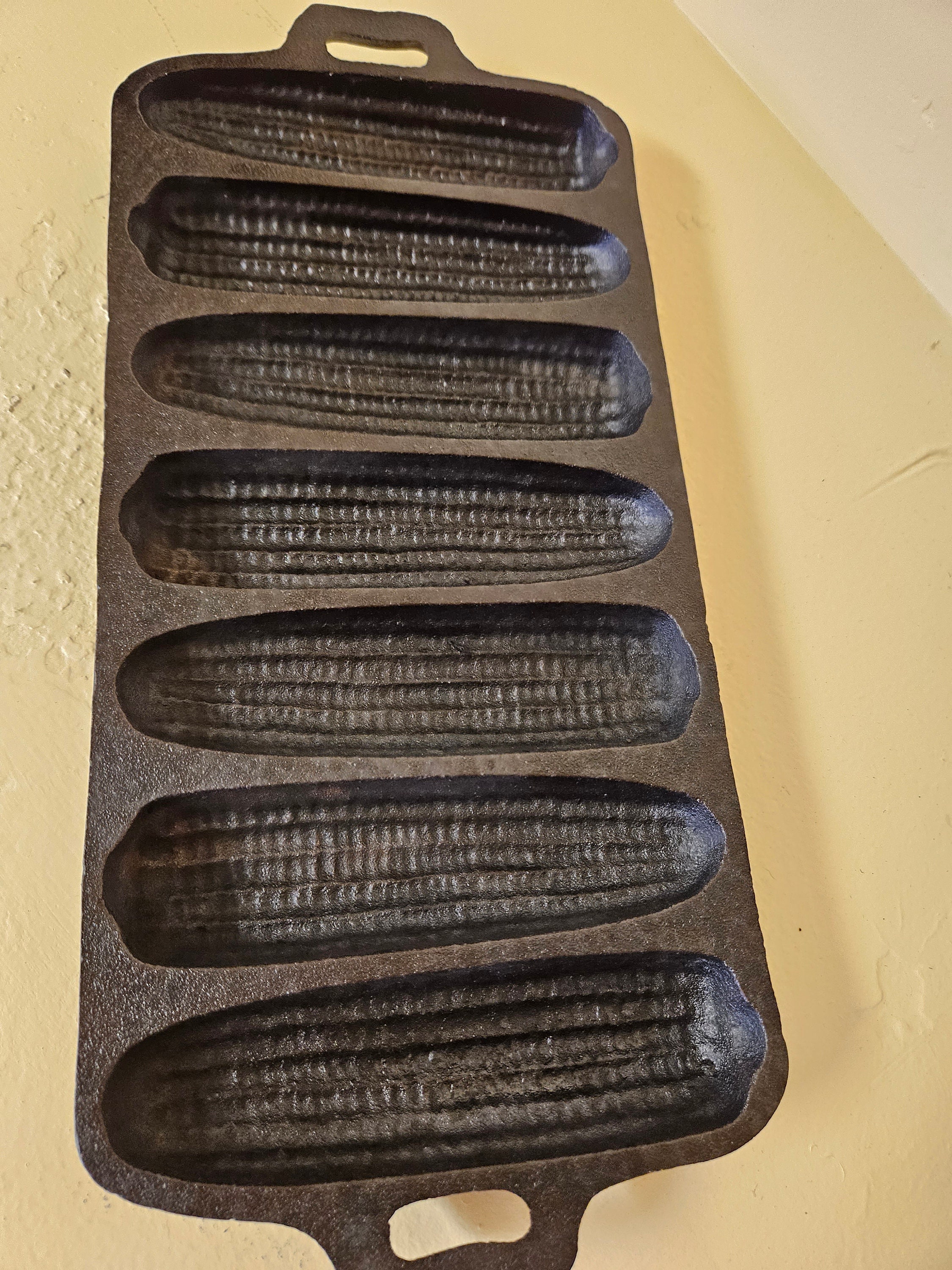 Vintage Cast Iron 8-Slice Divided Corn Bread Pan Skillet Unbranded USA Os51