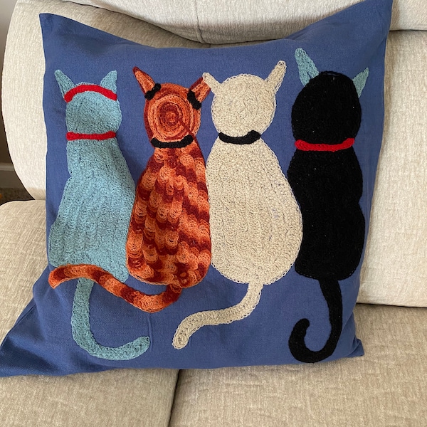 Sitting cats pillow cover, 16x16 inches, zipper back
