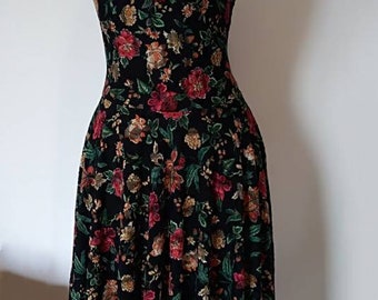 60年代風のゴージャスなレースのボートネック、オードリー・ヘプバーン