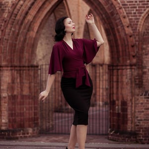 Elegant and cosy couture pencil skirt, made to measure and available in all colours