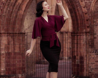 Elegant and cosy couture pencil skirt, made to measure and available in all colours