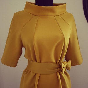 An Audrey Hepburn inspired dress. 60s style vintage dress reproduction, matching belt, new and hand made to your measure!