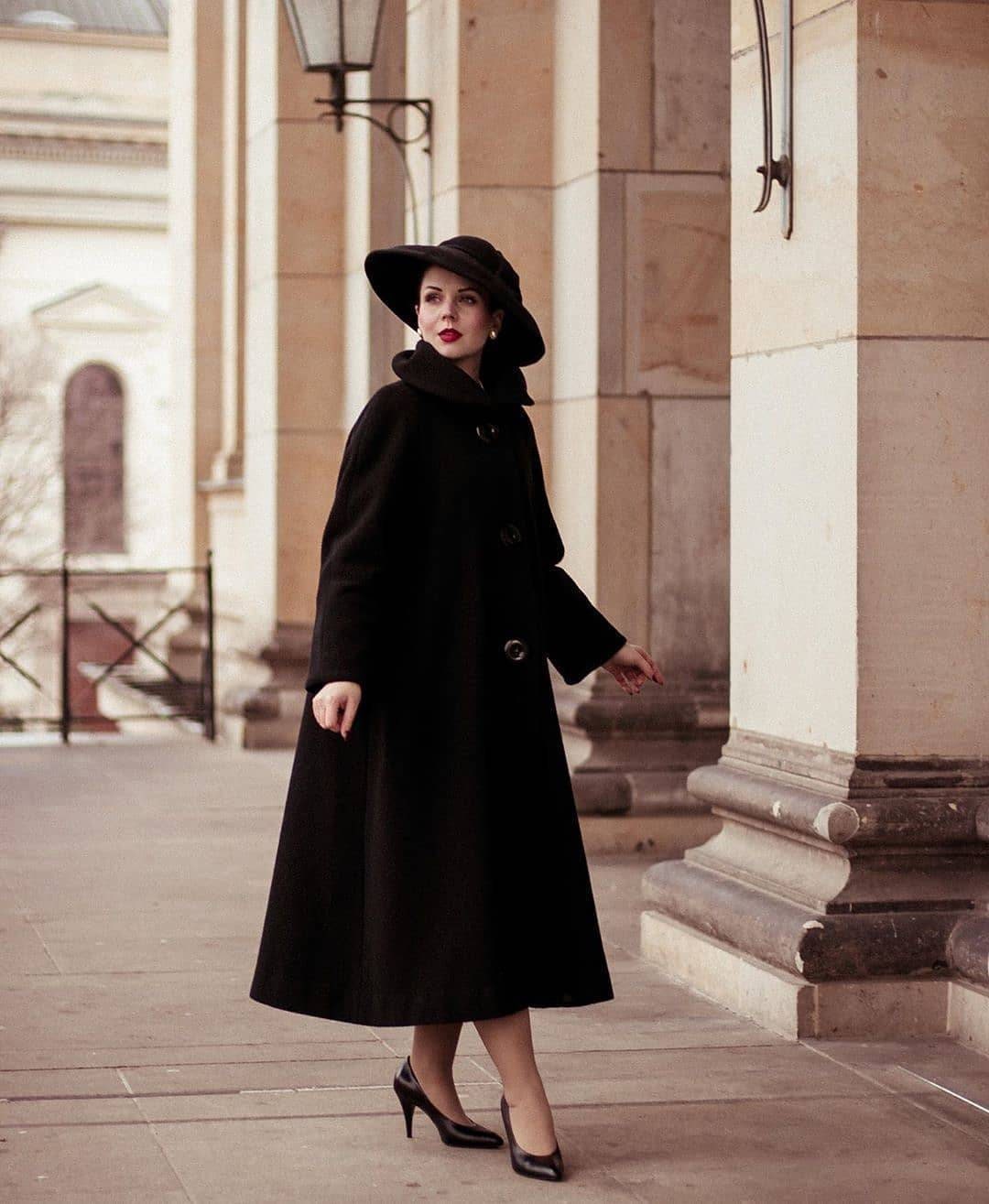 A Classical Loose Fitting Long Retro 50s Inspired Couture Winter A