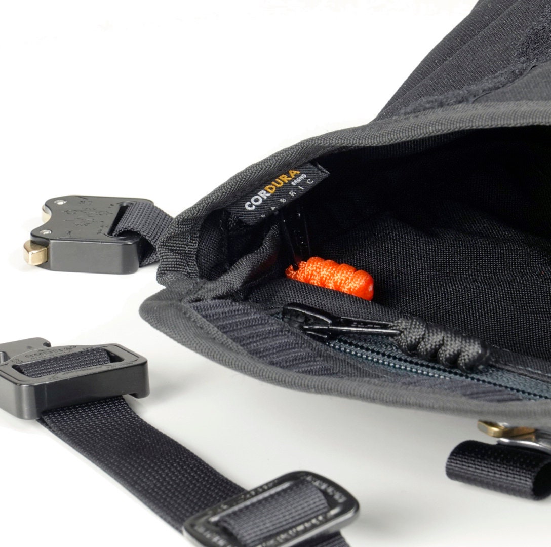 EVERYDAY BAG 1.0 , Micro Messenger Bag With Austrialpin